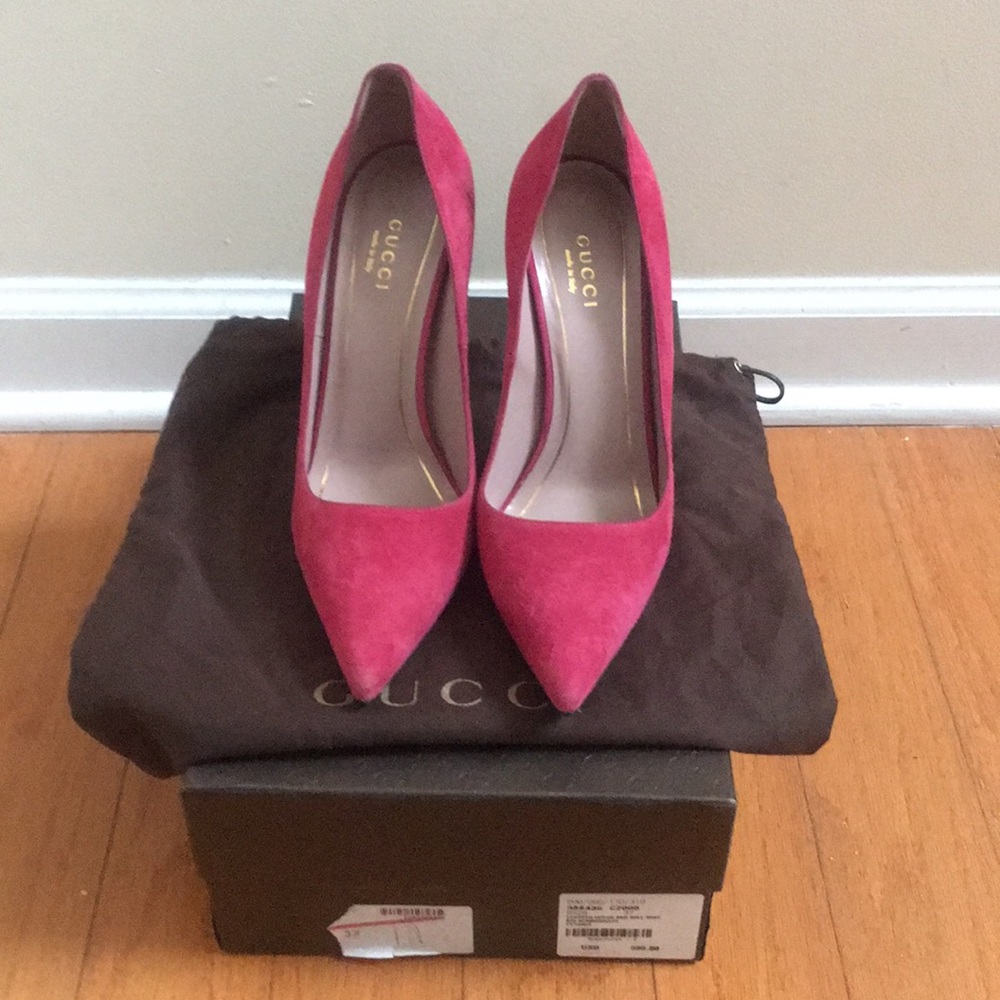 Authentic Gucci Pumps Fuchsia Suede